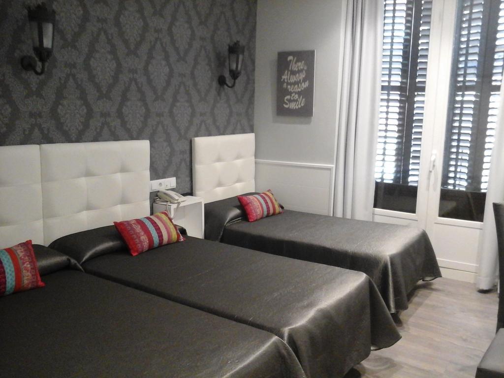 Hostal Don Alfonso Madrid Kültér fotó