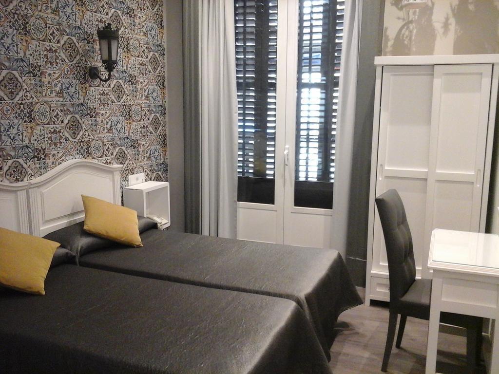 Hostal Don Alfonso Madrid Kültér fotó