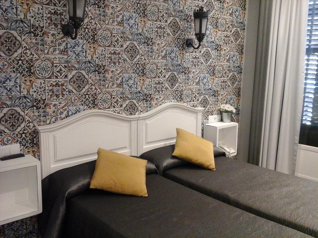 Hostal Don Alfonso Madrid Kültér fotó