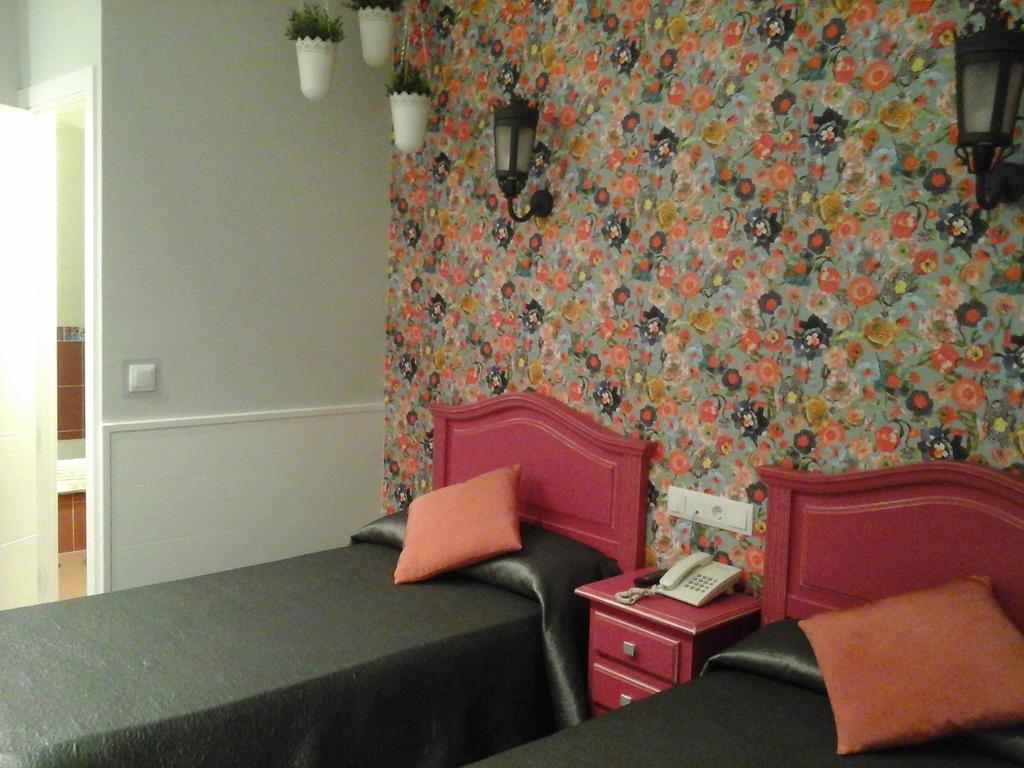 Hostal Don Alfonso Madrid Kültér fotó